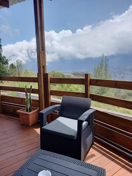 Bungalow de la caz l'écho Cilaos Extérieur photo
